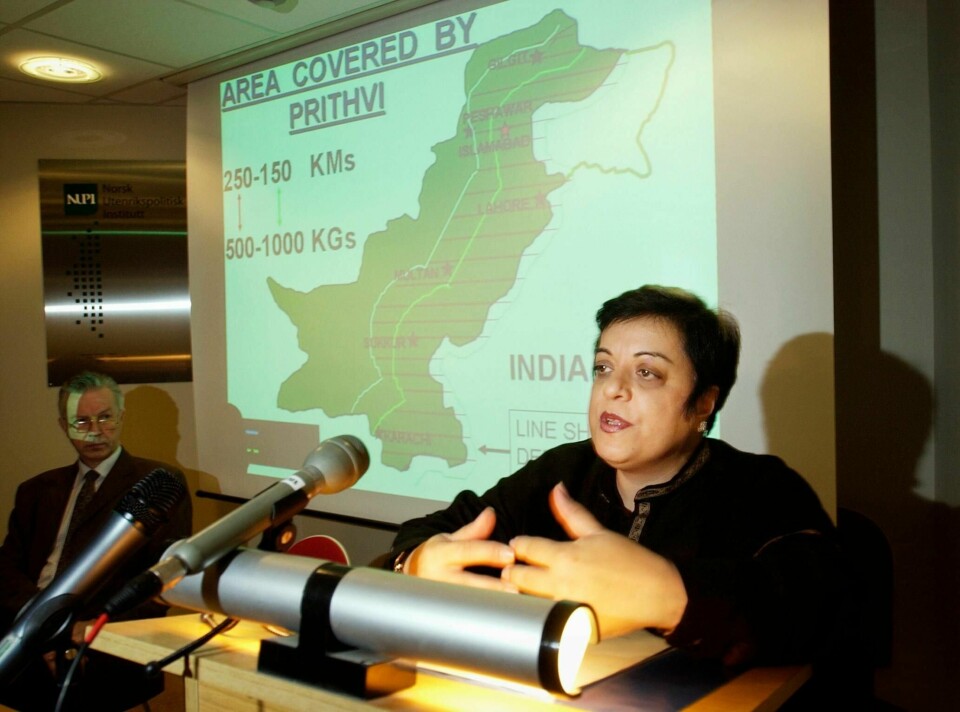 Shireen Mazari i Oslo den gang hun var direktør ved Institute of Strategic Studies i 2004. Nå er hun menneskerettighetsminister i Pakistan og er ansvarlig for at 18 utenlandske organisasjoner ikke får arbeide i landet.
