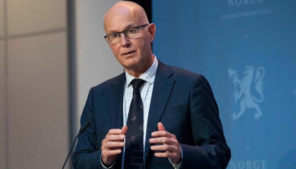 Helsedirektør Bjørn Guldvog under en pressekonferanse i slutten av oktober.