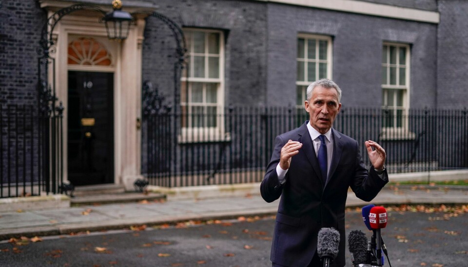 Natos generalsekretær Jens Stoltenberg utenfor den britiske statsministerboligen 10 Downing Street. Foto: Alberto Pezzali / AP / NTB Natos generalsekretær Jens Stoltenberg utenfor den britiske statsministerboligen 10 Downing Street. Foto: Alberto Pezzali / AP / NTB