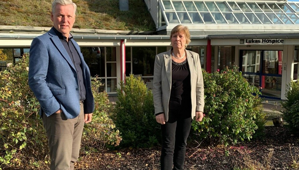 De er fortvilet over at de ikke får mer forutsigbare penger til lindre døende mennesker – direktør ved Betania Malvik Ingfrid Eggen Skogrand (t.h.) og administrerende direktør i Lukas Stiftelsen Tor Inge Skjøtskift. Foto. Privat