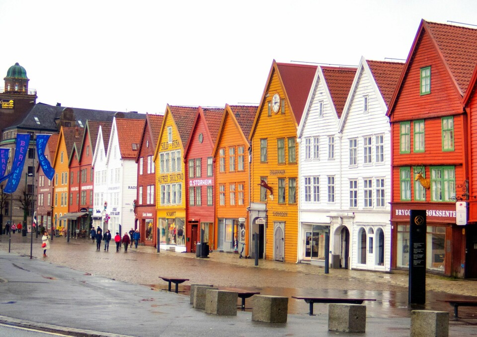 Bergen 20200214. Bryggen i Bergen, også kjent som Tyskebryggen og Hansabryggen, omfatter den gamle trebebyggelsen og brannsikre steinkjellere i den historiske bykjernen i Bergen.Foto: Gorm Kallestad / NTB