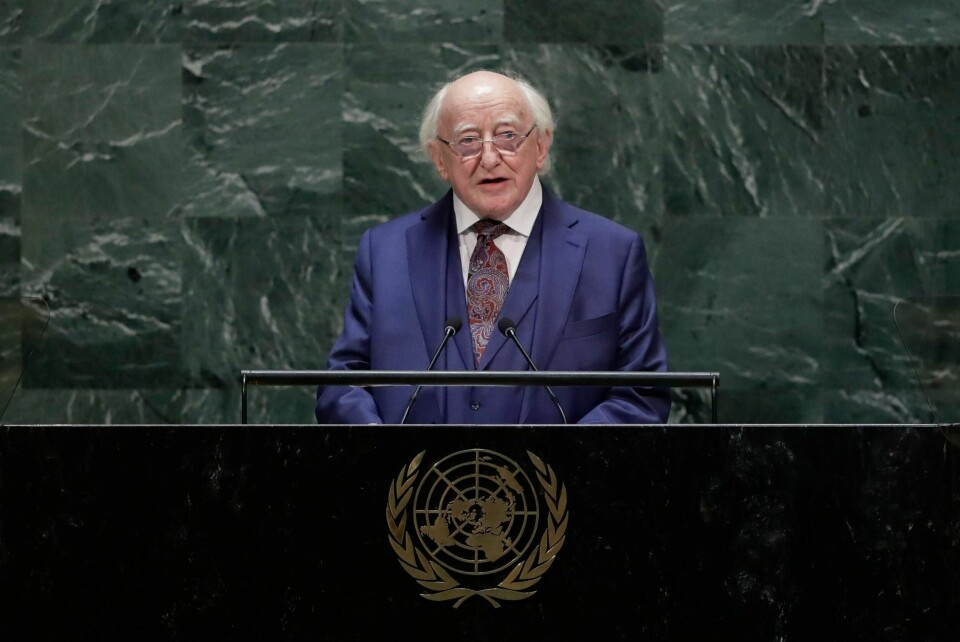 Irlands president Michael Higgins har omtalt seg selv som spirituell heller enn religiøs. Han måtte, som sine forgjerngere, avlegge en ed til gud før han kunne innta presidentkontorene.