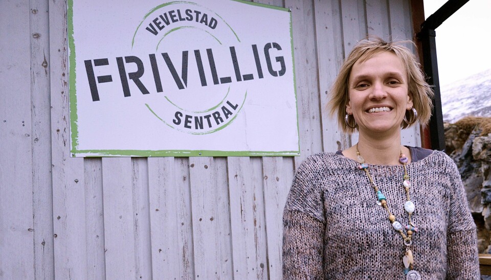 – Frivilligheten er mellommenneskelig og lokal. Avstandene her er for store til å dra et annet sted, sier Michelle Heere, daglig leder i Vevelstad Frivilligsentral i Nordland. Nå frykter hun at sentralen vil bli nedlagt.