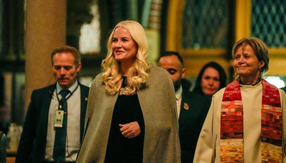 MARKERING: Kronprinsesse Mette-Marit var til stede på markeringen av verdens aidsdag i Trefoldighetskirken i Oslo. Kronprinsesse Mette-Marit var til stede på markeringen av verdens aidsdag i Trefoldighetskirken i Oslo. Foto: Beate Oma Dahle / NTB