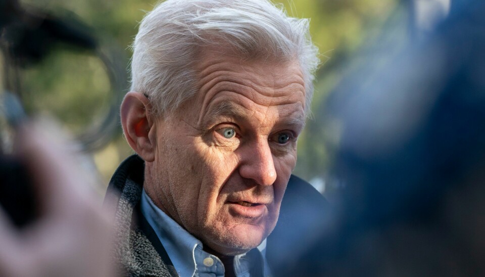 VÅPENKVILE: Flyktninghjelpens generalsekretær Jan Egeland krev snarleg våpenkvile i Ukraina og seier at det er umogleg for hjelpeorganisasjonar å hjelpe sivilbefolkninga der så lenge det regnar bomber og granatar. Foto: Terje Pedersen / NTB Flyktninghjelpens generalsekretær Jan Egeland krever øyeblikkelig våpenhvile i Ukraina og sier at det er umulig for hjelpeorganisasjoner å bistå sivilbefolkningen der så lenge det regner bomber og granater. Foto: Terje Pedersen / NTB