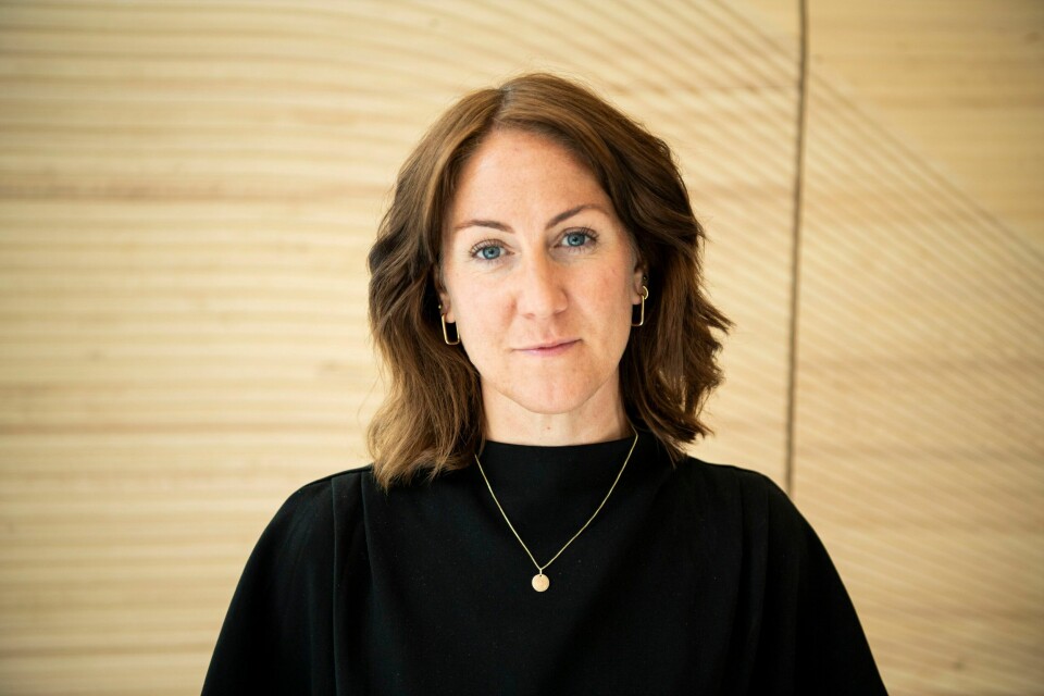 NYE TAKTER: For å inkludere flere i arbeidslivet, mener arbeidsminister Tonje Brenna at flere må få jobbe deltid. Arbeids- og inkluderingsminister Tonje Brenna (Ap) sier at det må tas kreative grep for å få ned sykefraværet. Foto: Rodrigo Freitas / NTB