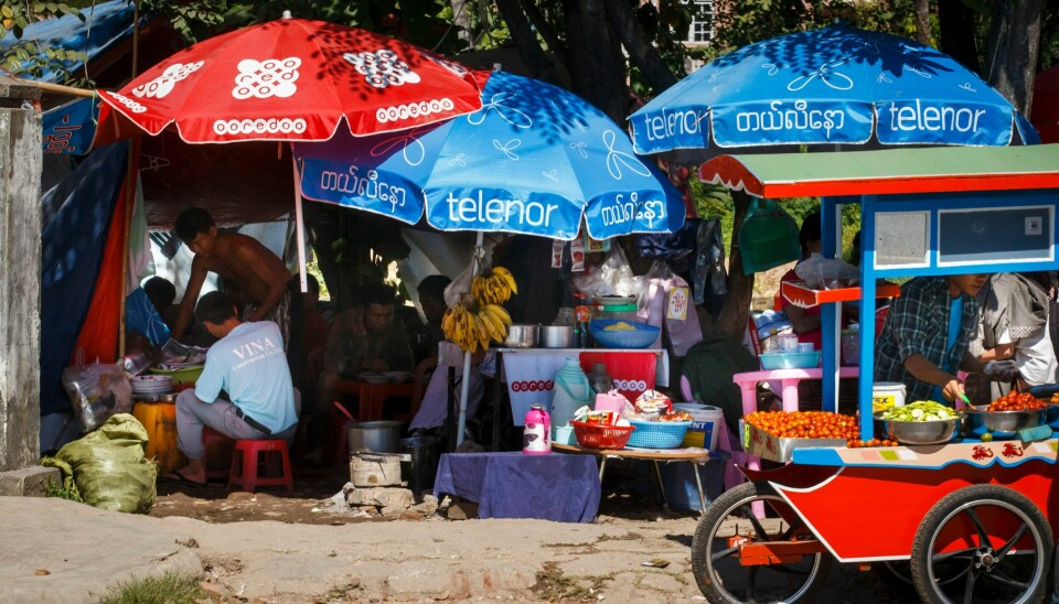 Telenor etablerte seg i Myanmar i 2014. Etter at militæret tok over makten i februar i år, har situasjonen i landet forverret seg. Selskapet vurderer nå å selge seg ut. Arkivfoto: Heiko Junge / NTB