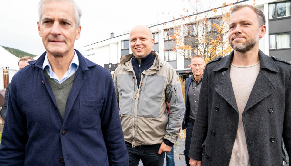 Hurdal 20210923. Jonas Gahr Støre (Ap) møter Partilederne Audun Lysbakken (SV) og Trygve Slagsvold Vedum (Sp) og ved Hurdalsjøen hotell for sonderinger om regjeringsforhandlinger mellom Ap, SV og Sp som starter torsdag.Foto: Torstein Bøe / NTB Hurdal 20210923. Jonas Gahr Støre (Ap) møter Partilederne Audun Lysbakken (SV) og Trygve Slagsvold Vedum (Sp) og ved Hurdalsjøen hotell for sonderinger om regjeringsforhandlinger mellom Ap, SV og Sp som starter torsdag.Foto: Torstein Bøe / NTB