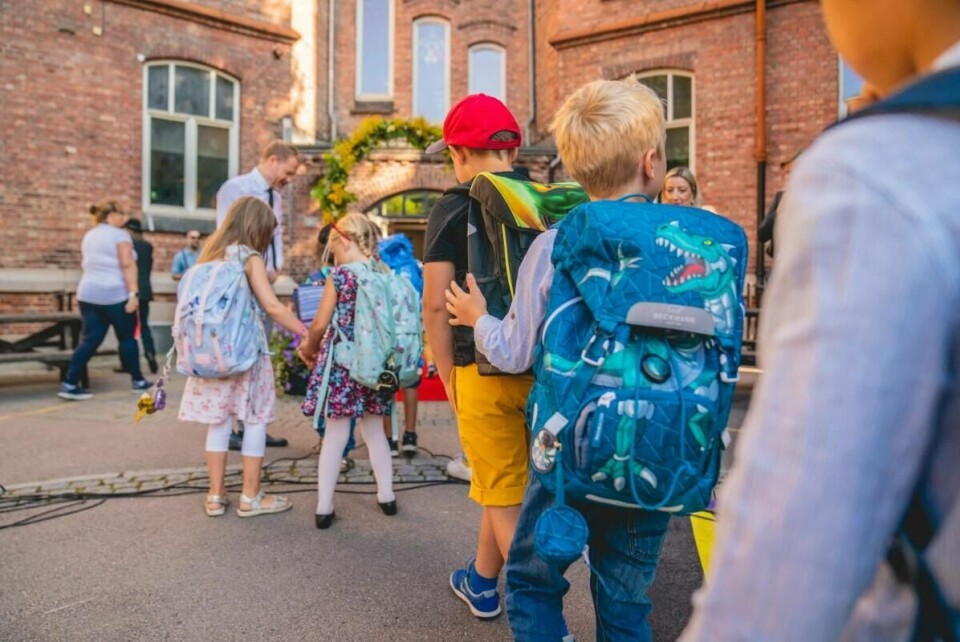 Et nytt kull med seksåringer stiller til skolestart på Lakkegata skole. Tidligere skolestart har møtt mye kritikk, men det er først nå at reformen skal gås etter i sømmene. Foto: Stian Lysberg Solum.