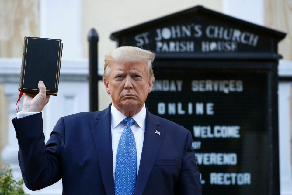 Sekulariseringen i USA akselerer. Når gruppen mennesker uten religiøs tilknytning øker, så kan også det ramme det religiøse grunnfjellet til Republikanerne, skriver Ole Jakob Løland.