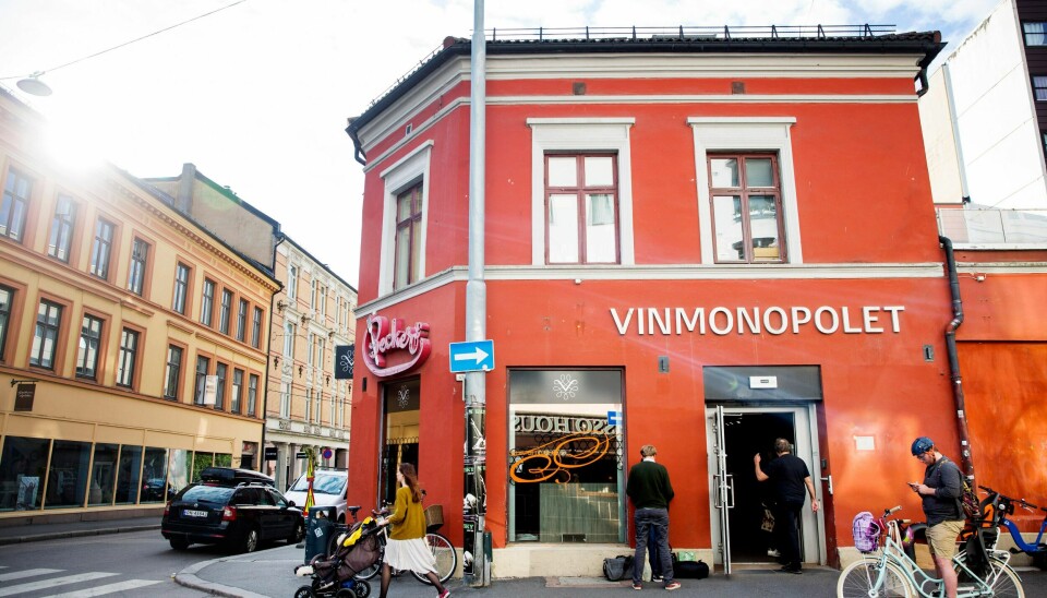 Mellom januar og juni i år har det til sammen blitt solgt 5,9 millioner liter alkohol i Vinmonopolets filialer i hovedstaden. Her er utsalgsstedet på Grünerløkka.