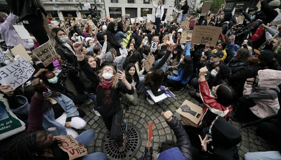 Oslo 20200605. Demonstrasjonen 'We can't breathe - rettferdighet for George Floyd' utenfor Stortinget.Foto: Stian Lysberg Solum / NTB scanpix