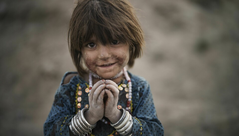AFGHANISTAN: Redd Barna er glade for at deres kvinnelige ansatte får jobbe i Afghanistan selv etter at Taliban tok makten igjen. Jenta på bildet heter Laila og bor i Kabul. Redd Barna er glade for at deres kvinnelige ansatte får jobbe i Afghanistan selv etter at Taliban tok makten igjen. Jenta på bildet heter Laila og bor i Kabul. Foto: AP / Felipe Dana / NTB