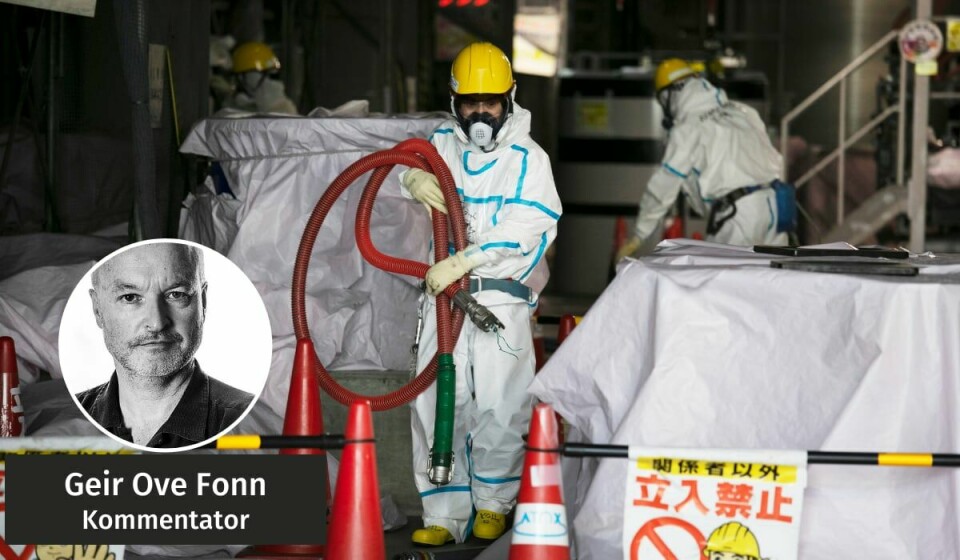 FUKUSHIMA: Fjerning av radioaktivt vann fra det ødelagte kjernekraftverket Fukushima i Okuma tidligere i år. Romanen «Sendebudet» er skrevet i kjølvannet av katastrofen i 2011. kk