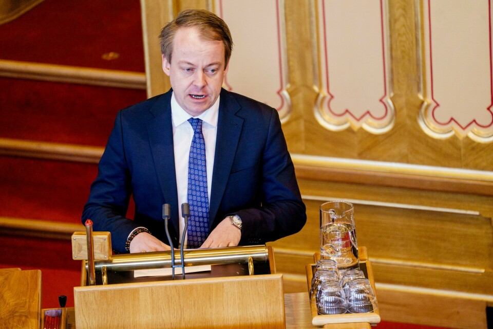 Erlend Wiborg (Frp) under en spørretime i Stortinget. Foto: Stian Lysberg Solum / NTB – Vi må prioritere, og vi mener at Norge skal prioritere ukrainere - som kommer fra vårt nærområde, sier Frps innvandrings- og integreringspolitiske talsperson Erling Wiborg. Foto: Stian Lysberg Solum / NTB