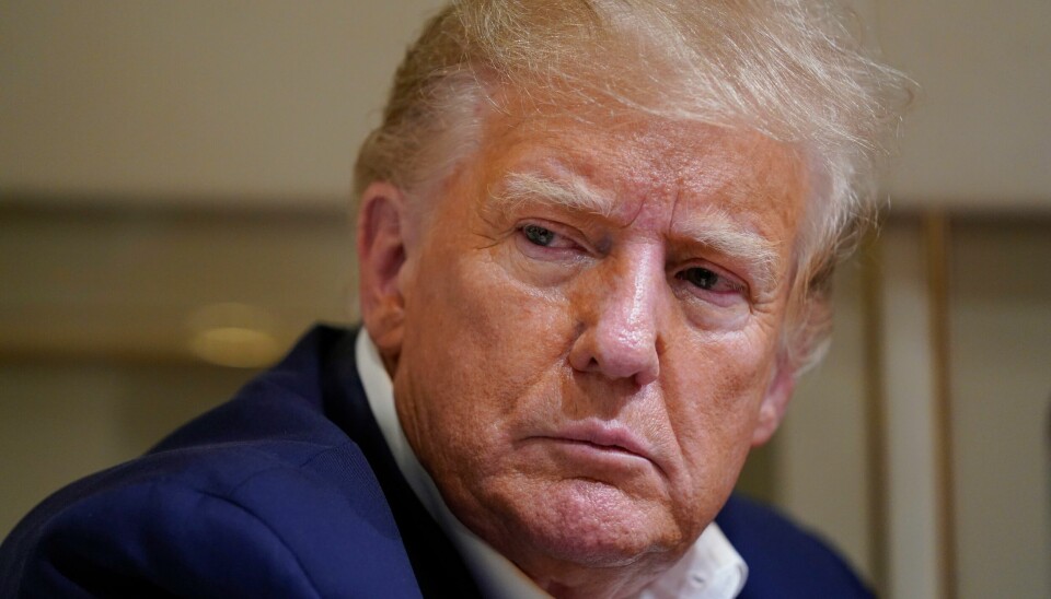 SLIPPER SAK: Dokumentsaken mot Donald Trump droppes av justisdepartementet i USA. Donald Trump hevder å ha immunitet fra anklagene om at han forsøkte å omgjøre valgresultatet i 2020. Foto: AP / NTB