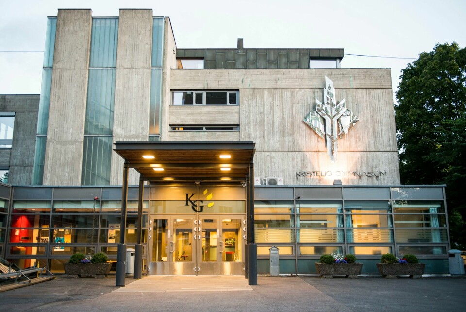POLITIET RYKKET UT: Situasjonen er under kontroll, ifølge Politiet. Oslo 20170718.Kristelig Gymnasium i Oslo.Foto: Jon Olav Nesvold / NTB