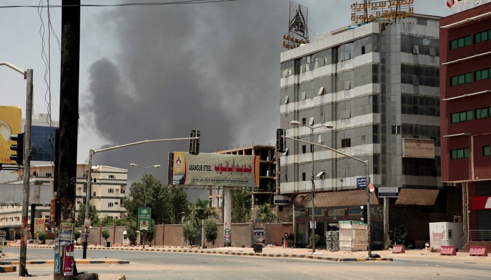Røyk stiger til værs mange steder i Khartoum i forbindelse med kampene mellom hæren og RSF-militsen. Foto: Marwan Ali / AP / NTB Røyk stiger til værs mange steder i Khartoum i forbindelse med kampene mellom hæren og RSF-militsen. Foto: Marwan Ali / AP / NTB