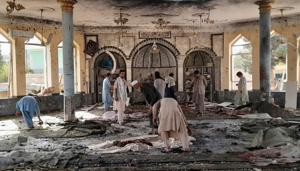 Ødeleggelsene i moskeen i Kunduz forrige fredag. Også da ble det utløst en eksplosjon under bønnestunden.Foto: AP / NTB Ødeleggelsene i moskeen i Kunduz forrige fredag. Også da ble det utløst en eksplosjon under bønnestunden.Foto: AP / NTB