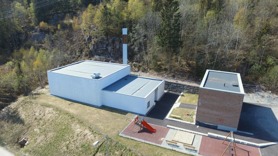BØNNEROP: I over 30 har moskeen på Fjell i Drammen vært under utbygging. Fortsatt gjenstår deler av den innvendige utsmykningen, men ellers er det meste ferdigstilt – inkludert minareten som rager om lag 15 meter over bakken. Fra den har moskeen fram til nå ønsket bønnerop. Drammen Moské