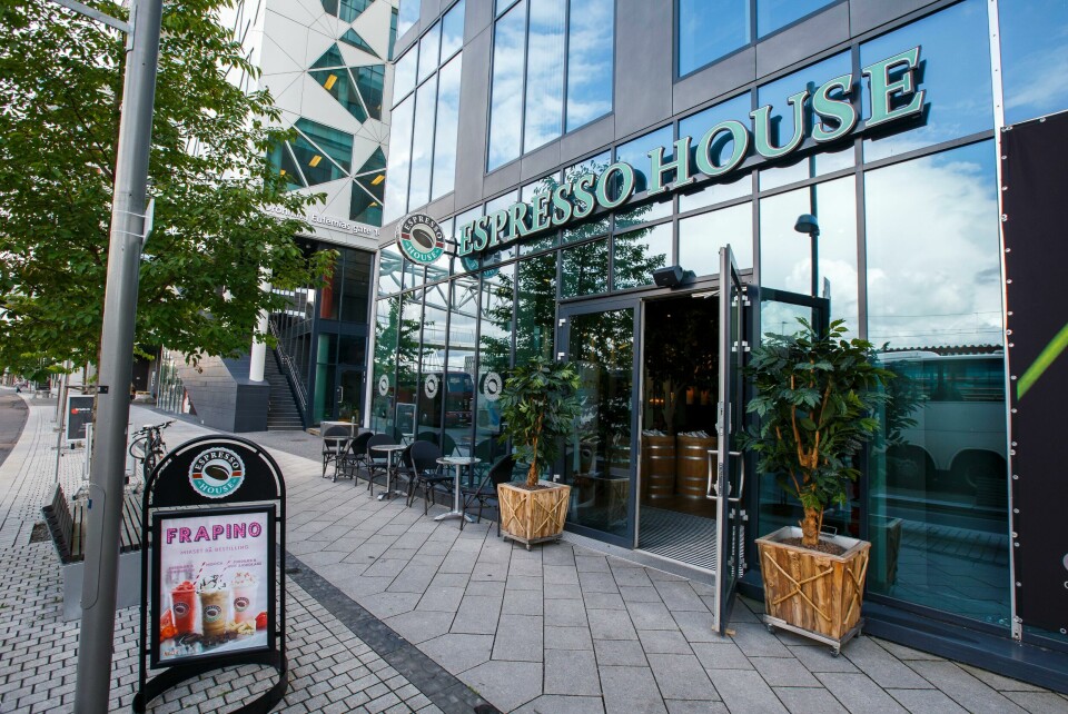 Tysklands rikaste familie driv særleg stort innan kafékjeder verda rundt. Mellom kjedene JAB Holding eig, er Espresso House - her frå Oslo. OSLO 20150713.
Bjørvika, Barcode og Sørenga. Her kaffebaren Espresso House.
Foto: Heiko Junge / NTB scanpix