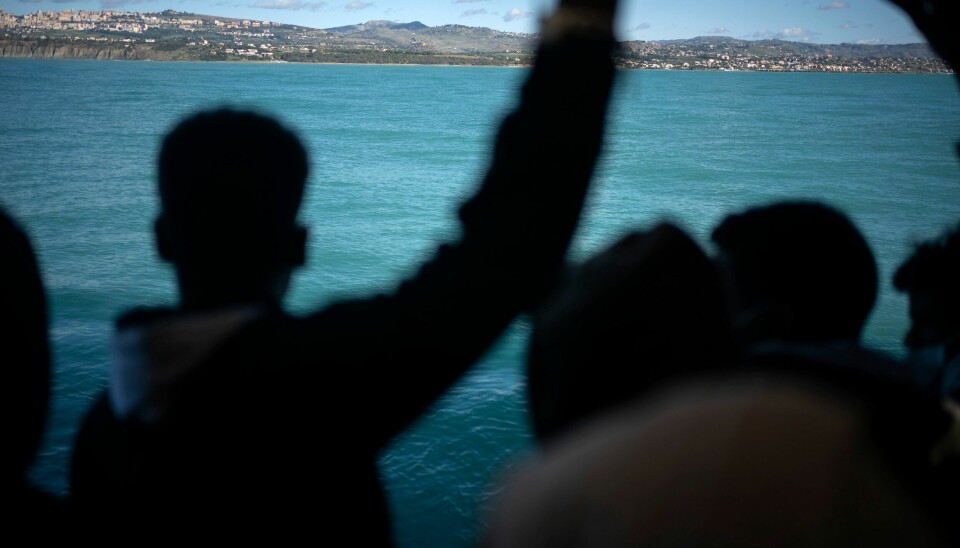 Økende bruk av tvang og bortvisning av flyktninger og asylsøkere i Europa bekymrer FN, som advarer om at selve asylinstituttet er under angrep. Bildet er tatt om bord i båten Open Arms som driver redningsarbeid i Middelhavet.