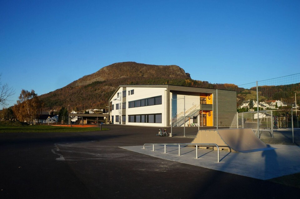 UT MOT FRISKOLER: KF-skolen Jørpeland er en kristen grunnskole som startet opp i august 2016. Ap-politiker Dag Mossige mener religiøse privatskoler skaper et «oss» og «dem» - samfunn. KF-skolen Jørpeland er en kristen grunnskole som startet opp i august 2016. Nå ønsker skolen å utvide, men får ikke lov av staten.