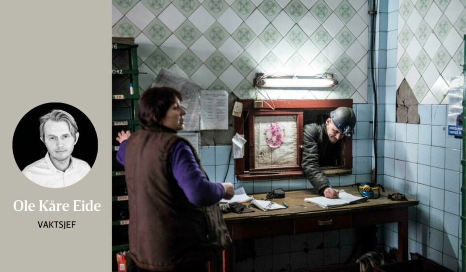 KULLGRUVE: I 2017 bodde Olga midt i frontlinja, i Katerynivka, men jobbet på depotet ved en kullgruve på ukrainsk-kontrollert side. Hennes oppgave var å sørge for at pustemasker vedlikeholdes. KULLGRUVE: I 2017 bodde Olga midt i frontlinja, i Katerynivka, men jobbet på depotet ved en kullgruve på ukrainsk-kontrollert side. Hennes oppgave var å sørge for at pustemasker vedlikeholdes.