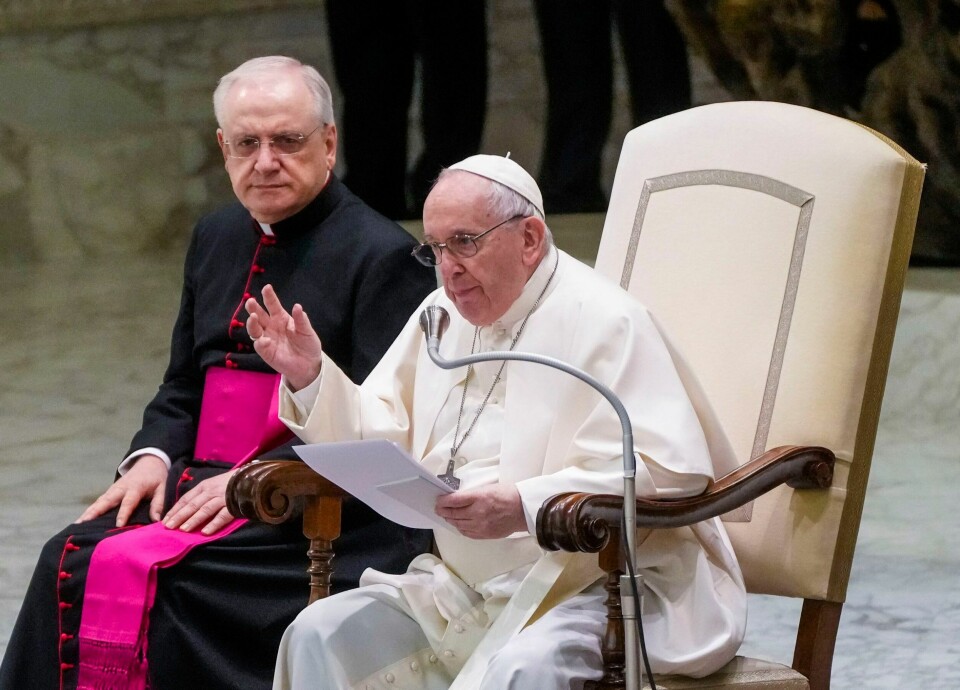 Pave Frans snakket til sine tilhørere onsdag i sin ukentlige audiens i Paul VI-hallen i Vatikanet. Pave Frans snakket til sine tilhørere onsdag i sin ukentlige audiens i Paul VI-hallen i Vatikanet. Foto: Gregorio Borgia / AP / NTB