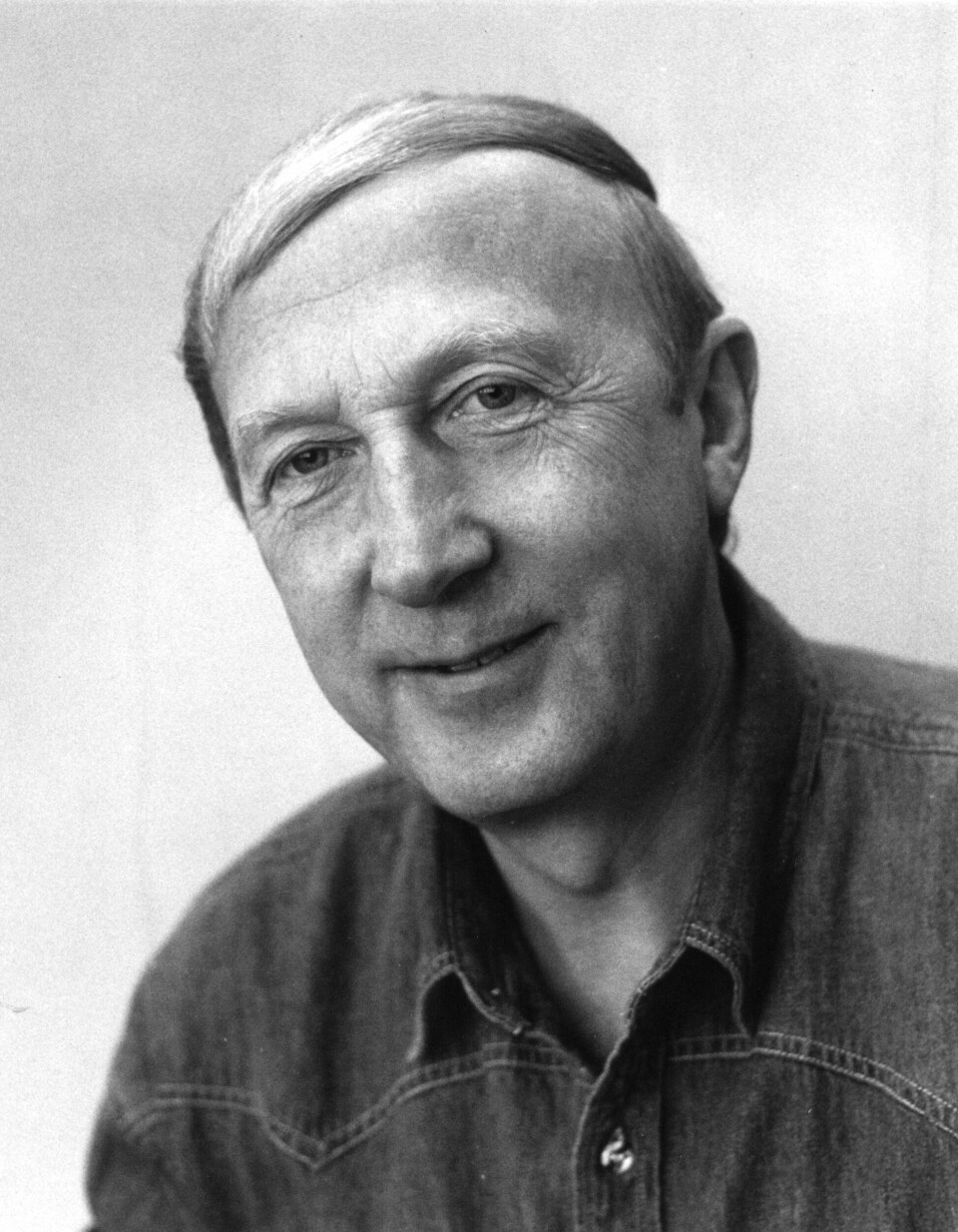 Intervjuobjektene til Kjell Hagen var gjerne hverdagsslitere, skriver Jan Arild Holbek. Bildet av journalisten er fra januar 1992. Intervjuobjektene til Kjell Hagen var gjerne hverdagsslitere, skriver Jan Arild Holbek. Bildet av journalisten er fra januar 1992.