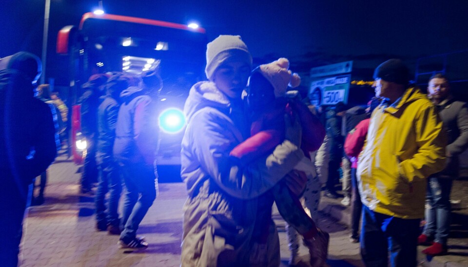 FLYKTNINGER: Europa er i gang med å forberede seg for å ta imot flyktninger fra Ukraina. I Przemysl, Polen, møter flyktninger som kommer seg over grensa mange polske naboer som vil hjelpe. Flyktnigestrømmen ut av Ukraina stopper opp i en flaskehals ved grenseovergangene og kun en brøkdel kommer seg gjennom til Polen. Przemysl, Polen, 26.02.2022. Her er det flere som vil hjelpe enn det er flyktninger som kommer seg over grensen. Flyktnigestrømmen ut av Ukraina stopper opp i en flaskehals ved grenseovergangene og kun en brøkdel kommer seg gjennom til Polen.