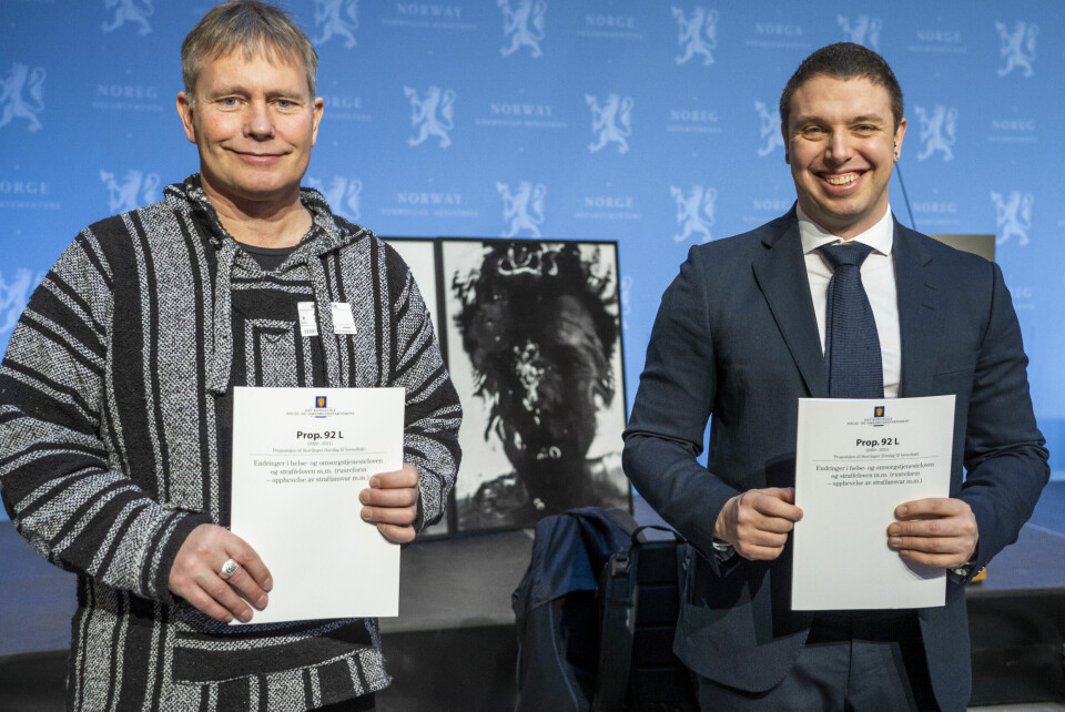 LEDET AN I RUSREFORMEN: Leder i Foreningen for human narkotikapolitikk Arild Knutsen (t.v.) og leder i RIO Rusmisbrukernes Interesseorganisasjon Kenneth Arctander Johansen etter presentasjonen av regjeringens forslag til rusreform. Leder i Foreningen for human narkotikapolitikk Arild Knutsen (t.v.) og leder i RIO Rusmisbrukernes Interesseorganisasjon Kenneth Arctander