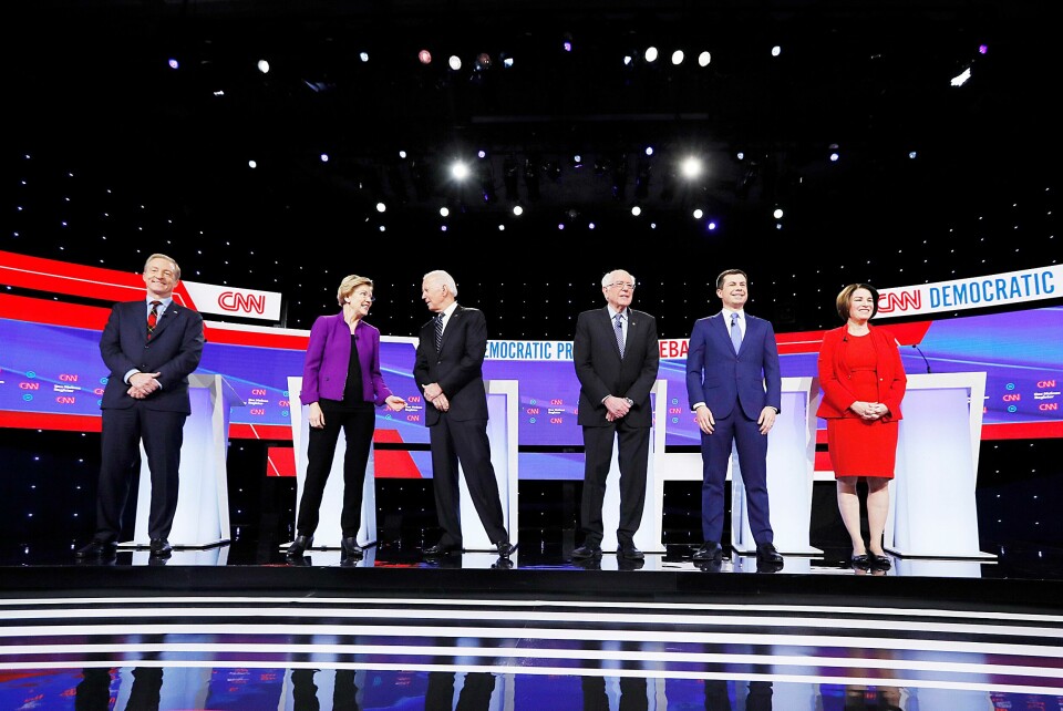 Election 2020 DemocratsFra venstre: Forretningsmann Tom Steyer, senator Elizabeth Warren, tidligere visepresident Joe Biden, senator Bernie Sanders, tidligere ordfører Pete Buttigieg, og senator Amy Klobuchar kjemper alle om å vinne nominasjonen i Iowa.(Foto: Charlie Neibergall/AP)