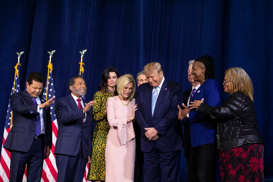 Election 2020 TrumpReligiøse ledere i forbønn for Trump under lanseringen av «Evangelicals for Trump»-nettverket i Miami 3. januar. Foto: Evan Vucci/ Associated Press(Foto: Evan Vucci/AP)