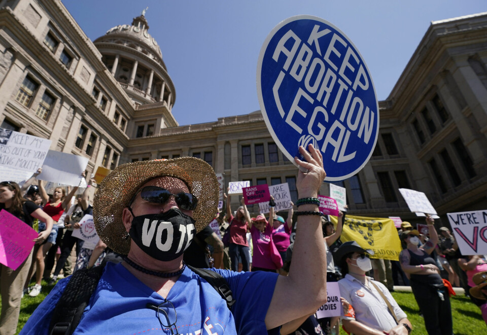 STEILE FRONTER: Tilhengere av kvinners rett til selvbestemt abort demonstrerte foran delstatsforsamlingen i Austin i Texas i mai. Foto: Eric Gay / AP / NTB(Foto: Eric Gay/AP)