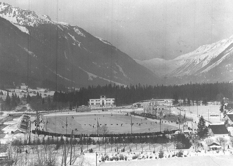 Det første vinter-OL gikk av stabelen i Chamonix i Frankrike i 1924. Stadion må kunne omtales som ganske nøktern, sammenlikna med dagens forventinger og standard. Foto: AP/NTB scanpix