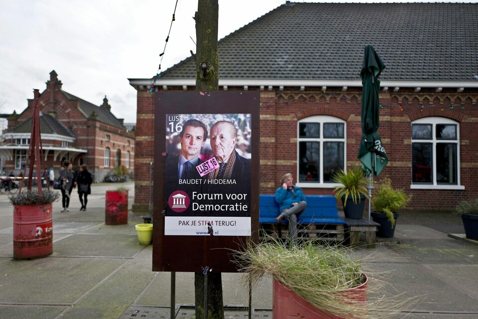 På valgplakaten til Forum voor Democratie (FvD) står Thierry Baudet (t.v.) og Theo Hiddema. Partiet ble størst i Nederlands lokalvalg i mars.