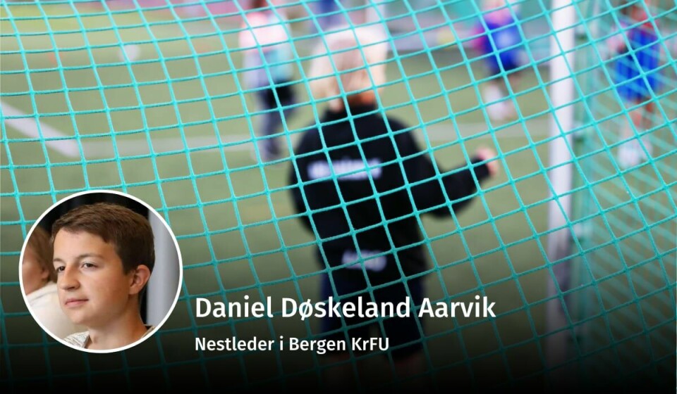 SOLIDARITET: Viser vi solidaritet med alle de barna som må se nabobarna spille på fotballag uten å kunne delta selv, eller skal vi vise solidaritet med dem som bidrar til økt klimautslipp som truer hele fremtiden vår? spør kronikkforfatteren. Daniel