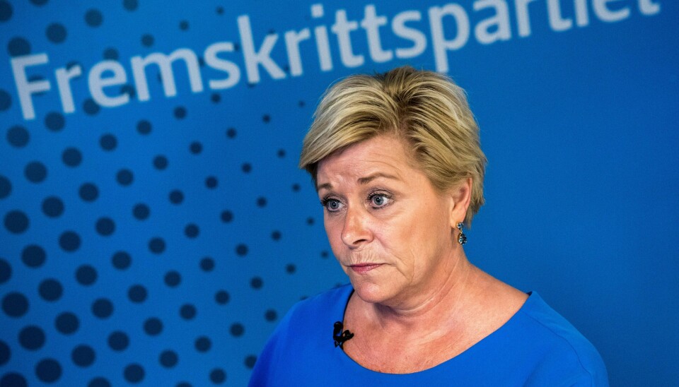 Partileder Siv Jensen i Fremskrittspartiet mener det er feil at ungdom ikke bryr seg om saker som eldreomsorg og bompenger.