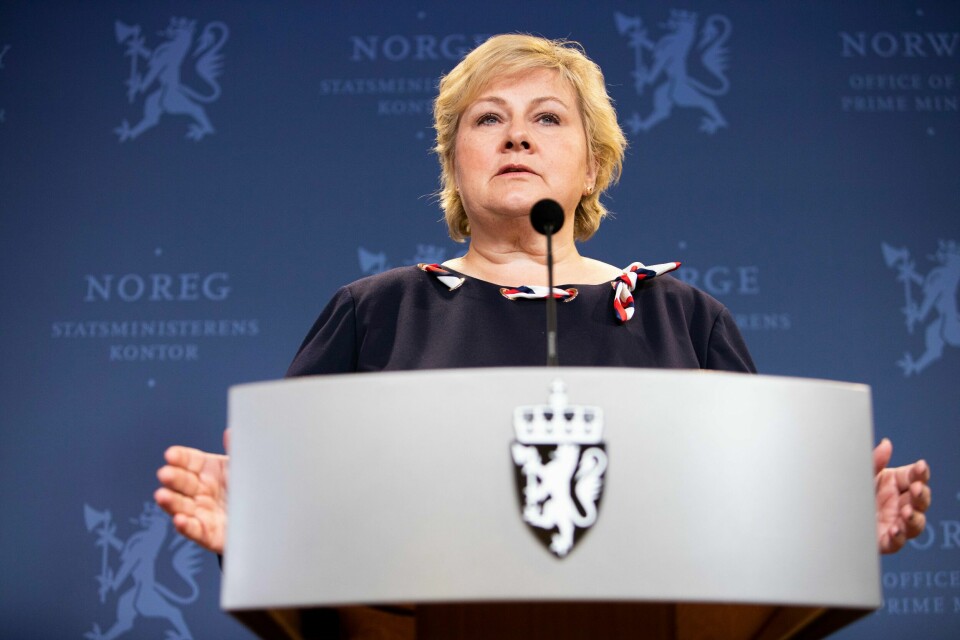 Statsminister Erna Solberg (H) og utenriksminister Ine Eriksen Søreide (H) under pressekonferansen hvor de orienterte om de fem foreldreløse barna som nå er på vei til Norge. Foto: Tore Meek / NTB scanpix