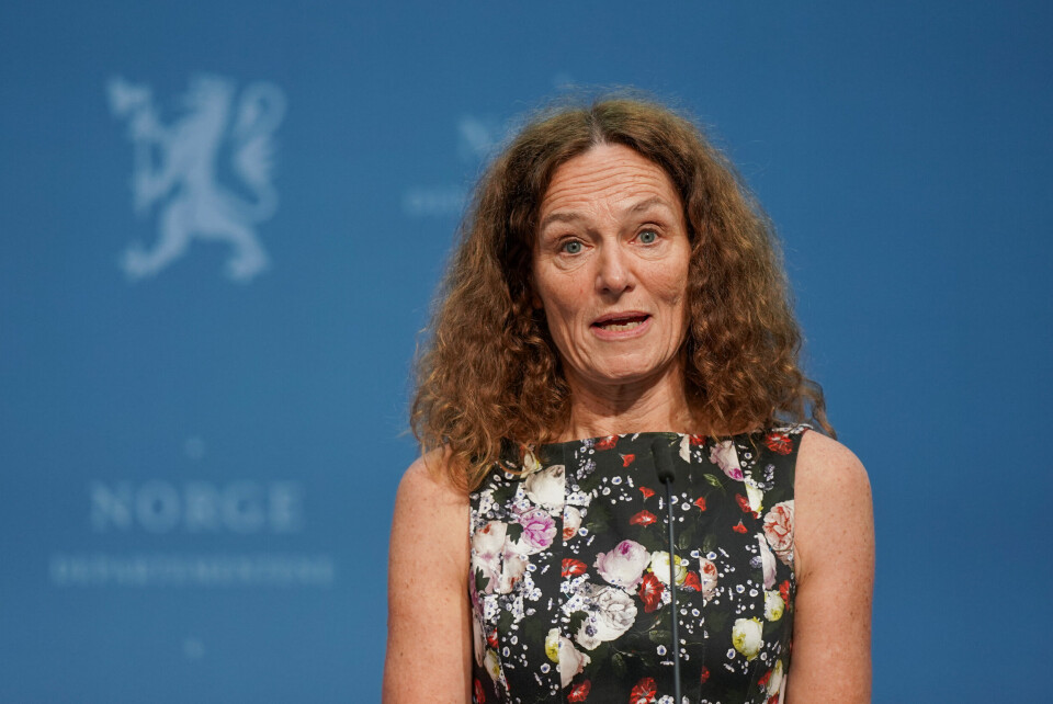 TREDJE DOSE: Direktør i Folkehelseinstitiuttet Camilla Stoltenberg seier at ho reknar med at ei tredje koronadose for alle vil komme til å skje. FHI-direktør Camilla Stoltenberg under en pressekonferanse om koronasituasjonen. Foto: Ali Zare / NTB