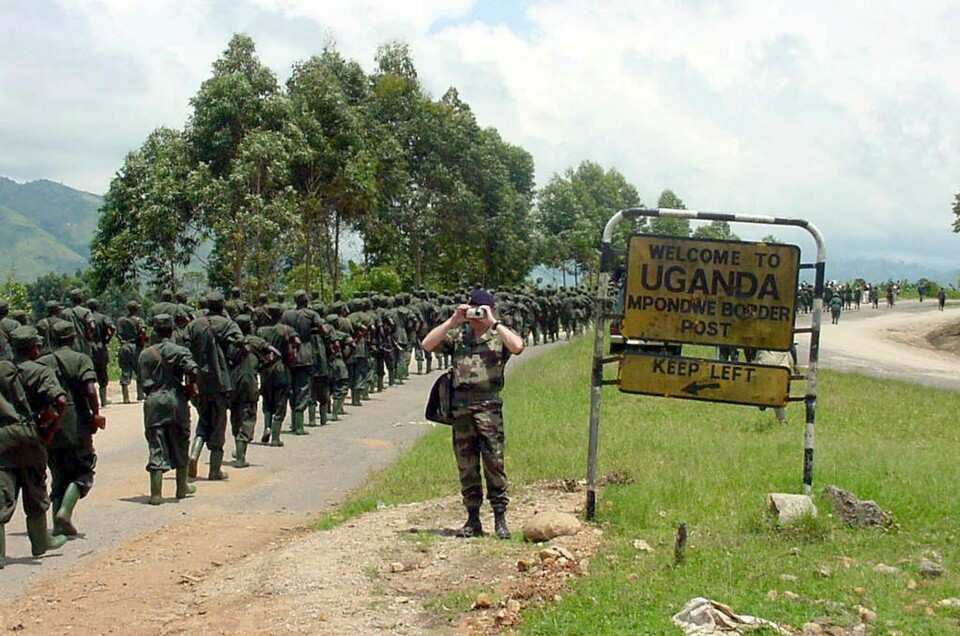 Ugandiske soldater på vei hjem i oktober 2001 etter å ha kjempet mot opprørere i Kongo. Foto: Chris Mamu / AP / NTB Ugandiske soldater på vei hjem i oktober 2001 etter å ha kjempet mot opprørere i Kongo. Foto: Chris Mamu / AP / NTB