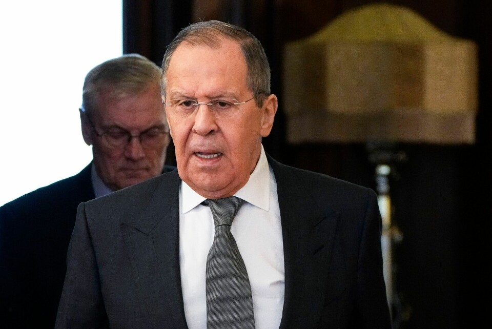 RUSSISKE DIPLOMATER UTVISES: Russlands utenriksminister Sergej Lavrov under et møte i Moskva i forrige uke. Foto: AP / NTB Russlands utenriksminister Sergej Lavrov. Foto: AP / NTB