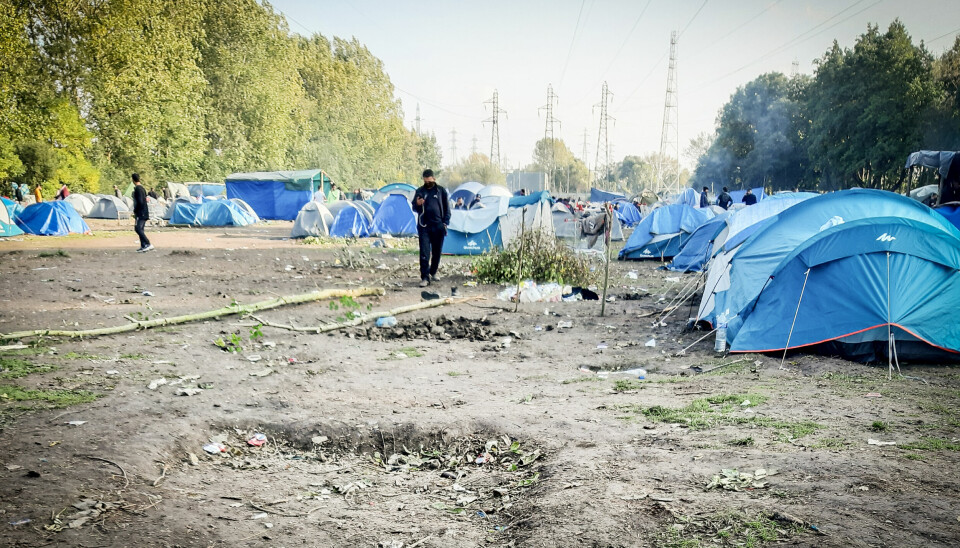 SLUM: En av de nye teltleirene i Grande-Synthe, i nærheten av byen Dunkirk. En slum ved toglinjen, hvor det bor mer enn tusen migranter, de fleste fra irakisk Kurdistan, Iran og Afghanistan. 17. En av de nye teltleirene i Grande-Synthe, i nærheten av byen Dunkirk. En slum ved toglinjen, hvor det bor mer enn tusen migranter, de fleste fra irakisk Kurdistan, Iran og Afghanistan.