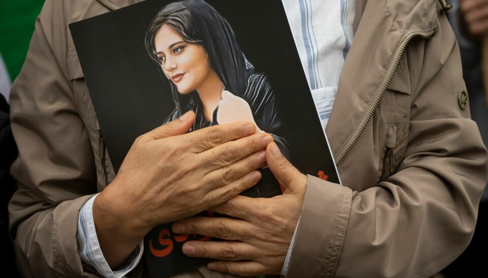 Gravstedet til Mahsa Amini i hjembyen Saqez i Iran har blitt vandalisert, ifølge familiens advokat. Foto: Cliff Owen / AP / NTB Gravstedet til Mahsa Amini i hjembyen Saqez i Iran har blitt vandalisert, ifølge familiens advokat. Foto: Cliff Owen / AP / NTB