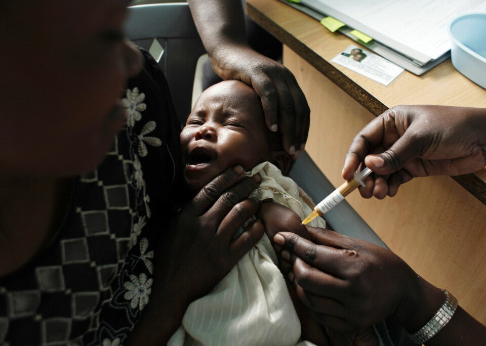 NY VAKSINE: Verdens første malariavaksine for barn er godkjent. Her ble en malariavaksine testet ut på en baby i Kenya. NY VAKSINE: Verdens første malariavaksine for barn er godkjent. Her ble en malariavaksine testet ut på en baby i Kenya.