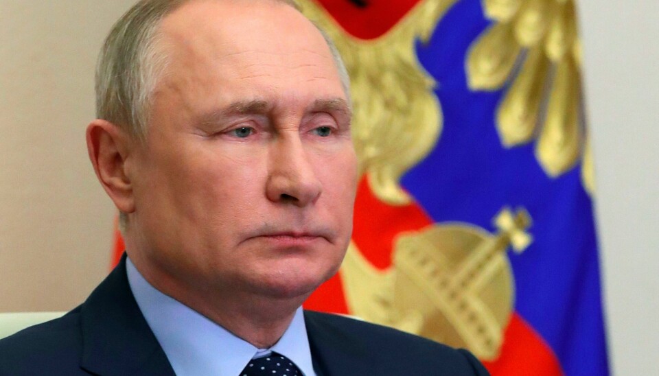 Russlands president Vladimir Putin mener sanksjoner mot landet slår mer ut på økonomien til land i Vesten. President Vladimir Putin advarer EU mot å innføre sanksjoner mot russisk olje og gass og sier at Russland da vil trappe opp energisamarbeidet med land som Kina og India. Foto: Sputnik / AP / NTB