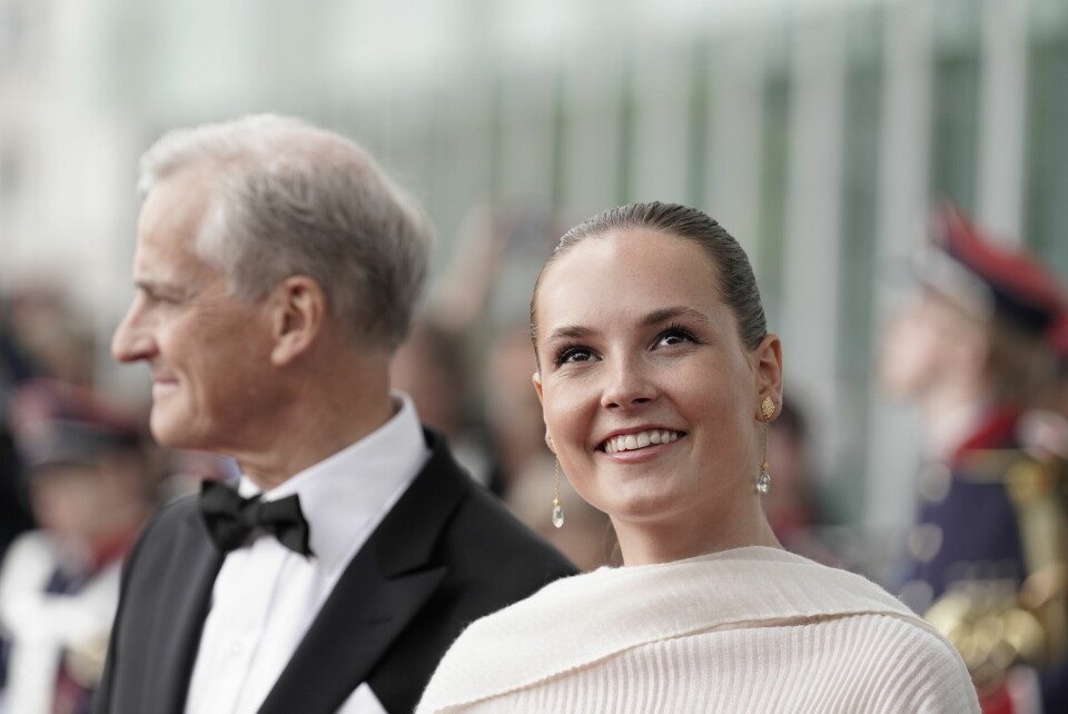 I FELLESSKAP: – Tillit skapes ikke av enkeltpersoner, politikere eller institusjoner alene. Det skapes av oss alle – i fellesskap, sa prinsesse Ingrid Alexandra i sin tale. Prinsesse Ingrid Alexandra ankommer regjeringens festarrangement i forbindelse med hennes 18-årsdag i vinter. Arrangementet holdes på Deichman i Bjørvika. Foto: Håkon Mosvold Larsen / NTB