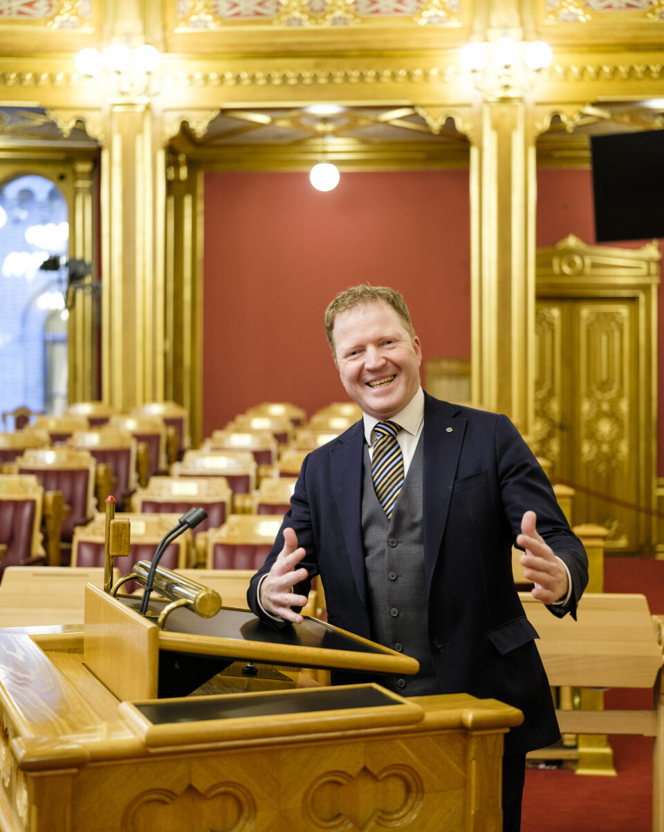 KJEND POSITUR: På fire år har Sigbjørn Gjelsvik (Sp) stilt 368 spørsmål til regjeringa. Det gjer han til vinnar av Vårt Lands litt uhøgtidelege kåring av Stortingets masekoppar.(Foto: Erlend Berge)