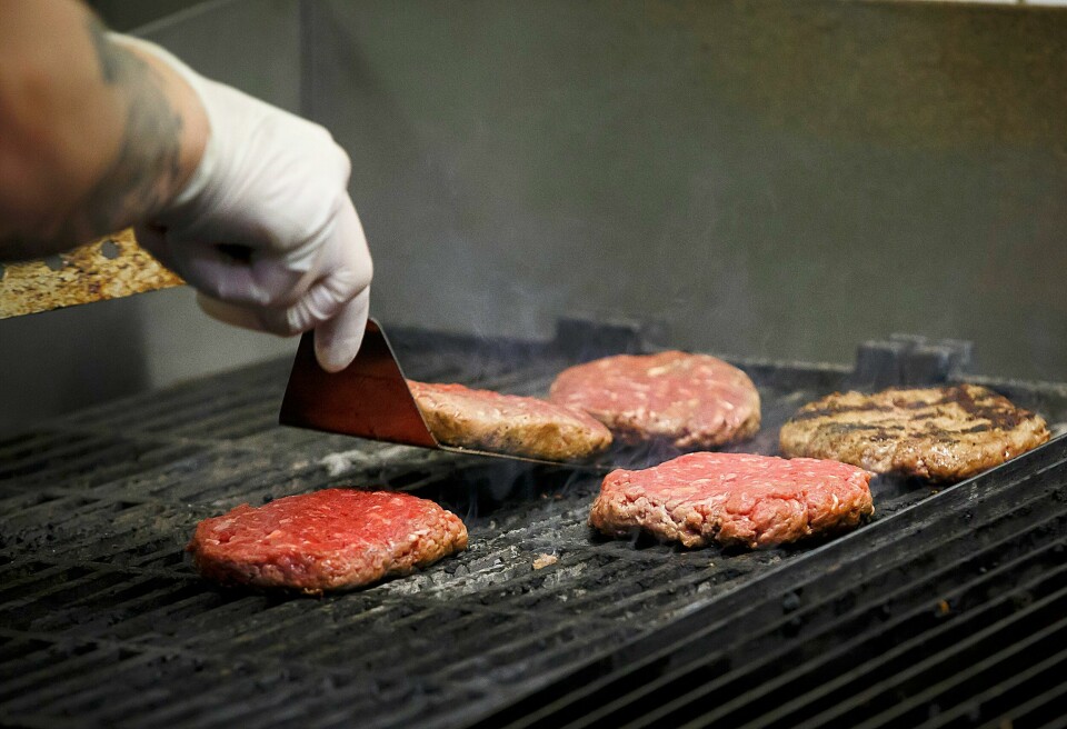 I nær framtid kan det bli dyrere med rødt kjøtt på grillen.(Foto: Heiko Junge/NTB scanpix)